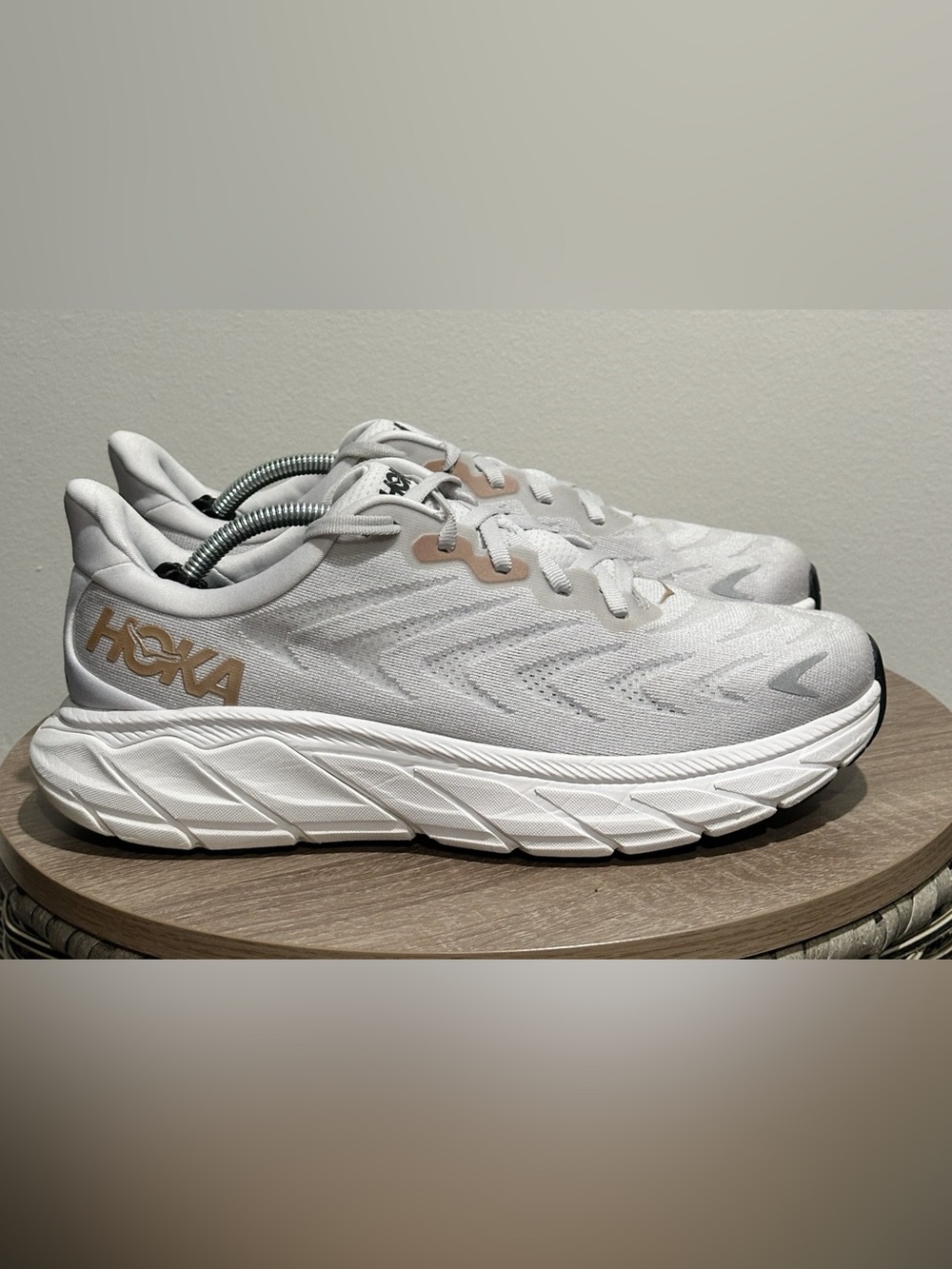 Hoka Arahi 6 Women’s Running Shoes